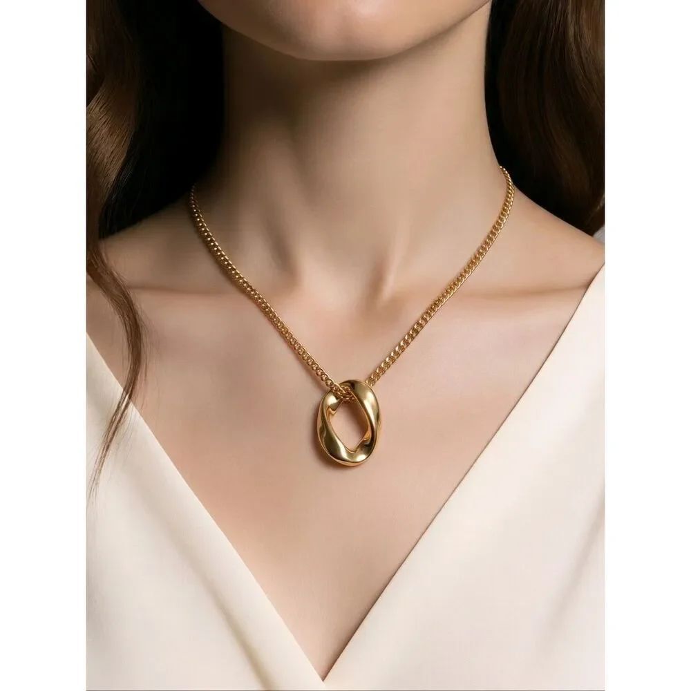 Gold Twisting O Pendant Necklace | Infinite Loop Möbius Ring Minimalist Jewelry